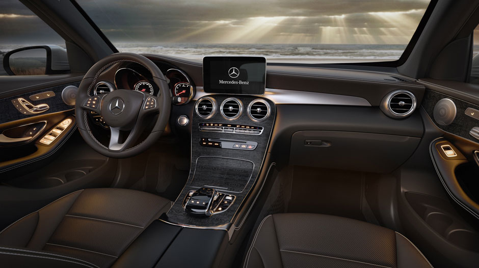 2017 Mercedes-Benz AMG GLC43 Front Dashboard Interior